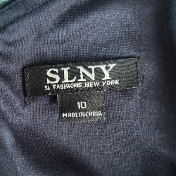 Floor-length Floral Formal Dress - Picture 6 of 8